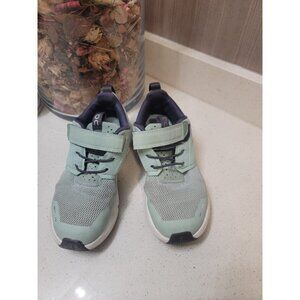 On Cloud Play Glacier White Unisex Kids Sneakers Size 13K